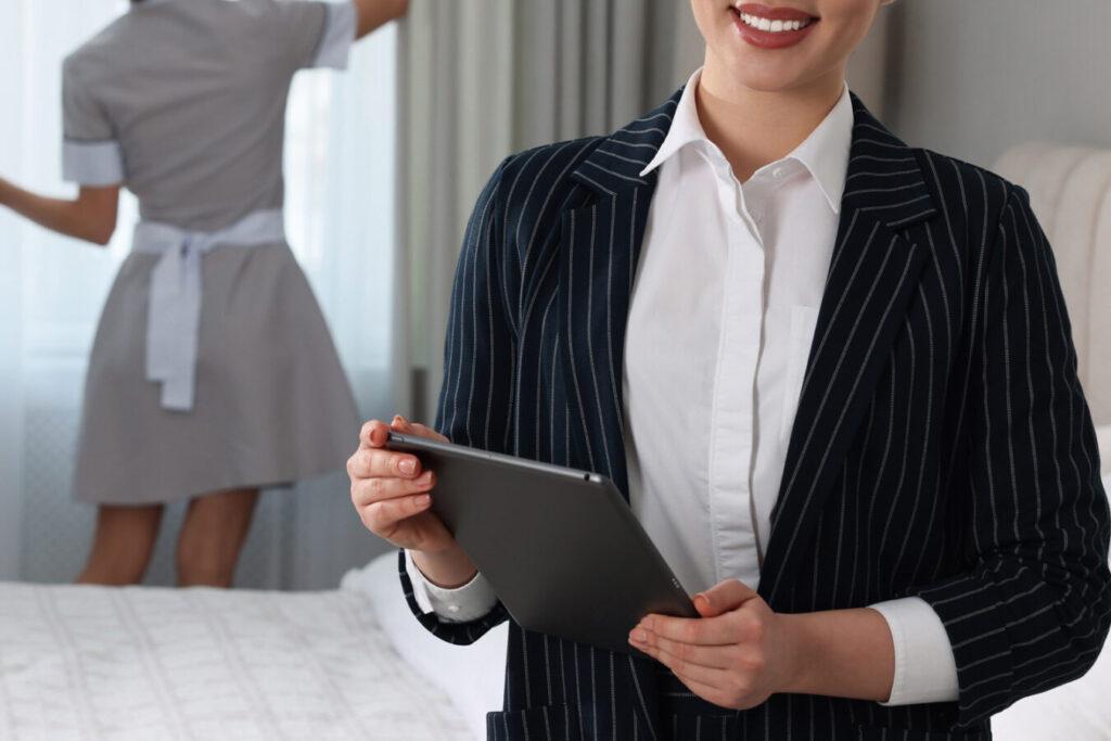 Quản lý buồng phòng tập sự tại Mỹ cùng Mikiways